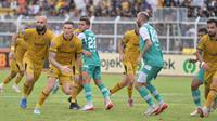 BRI Super League: Persebaya Belum Mampu Bangkit, Hasil Imbang Kontra Bhayangkara FC Jadi yang Ketiga Secara Beruntun
